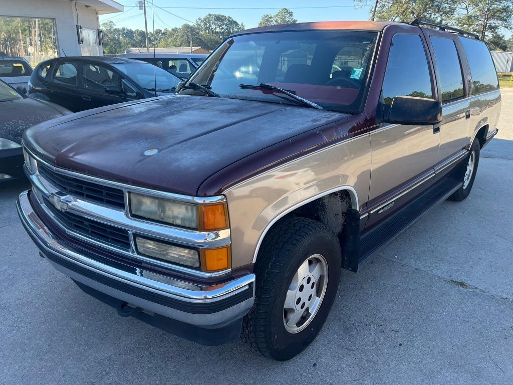 1995 Chevrolet Suburban's photo