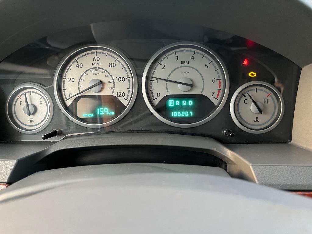 2009 Chrysler Town & Country LX - Photo 8