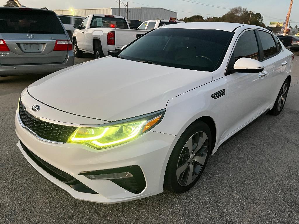2019 Kia Optima S's photo