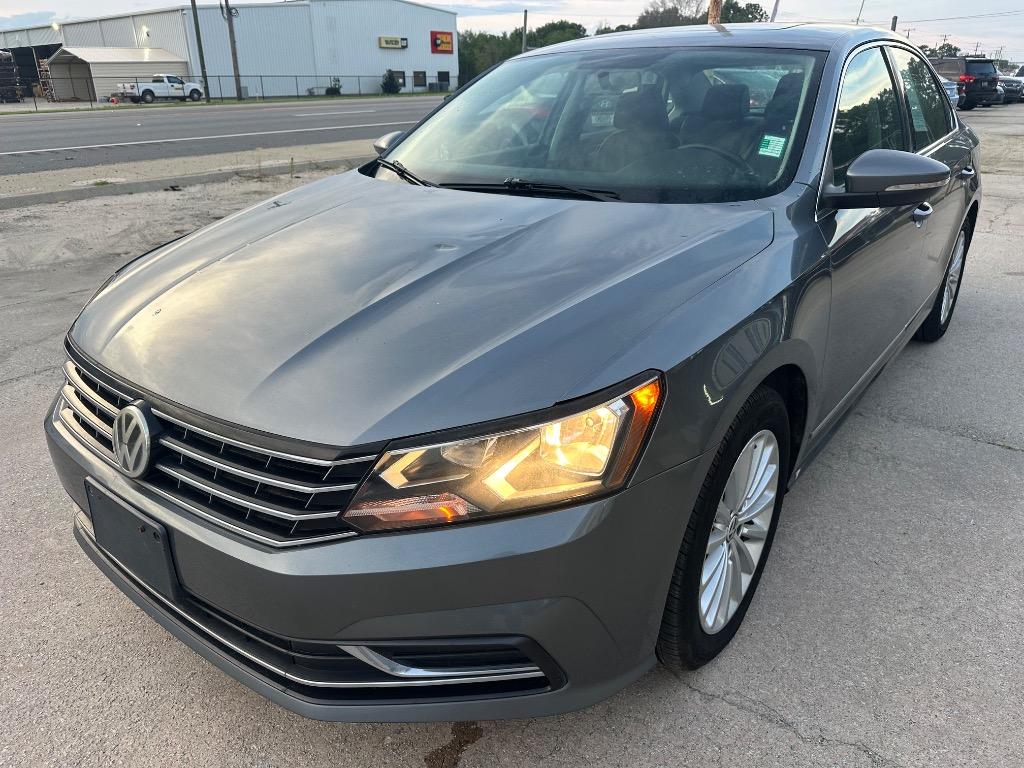 2016 Volkswagen Passat 1.8T SE Auto's photo